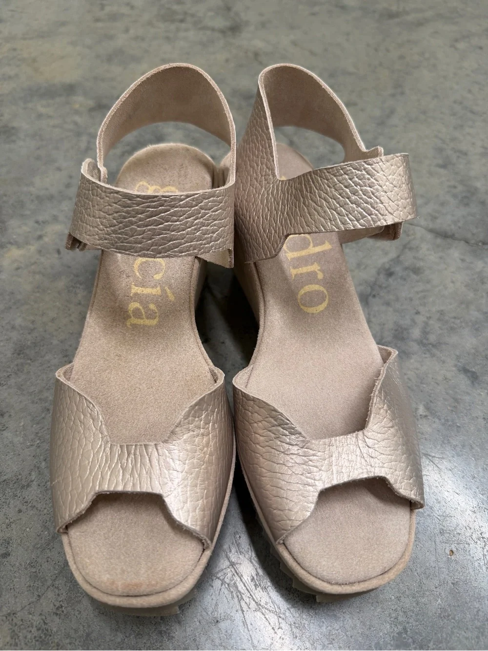 NWOT Pedro Garcia Fama White Gold  EU 36.5 Leather Wedge Sandal (RETAIL $595)